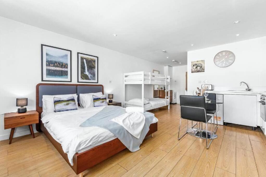 1 Bedroom Flat Piccadilly Sleep 7 In London Vr10 Exterior foto